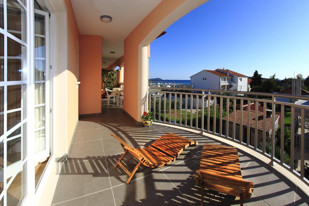 Lena Appartement *